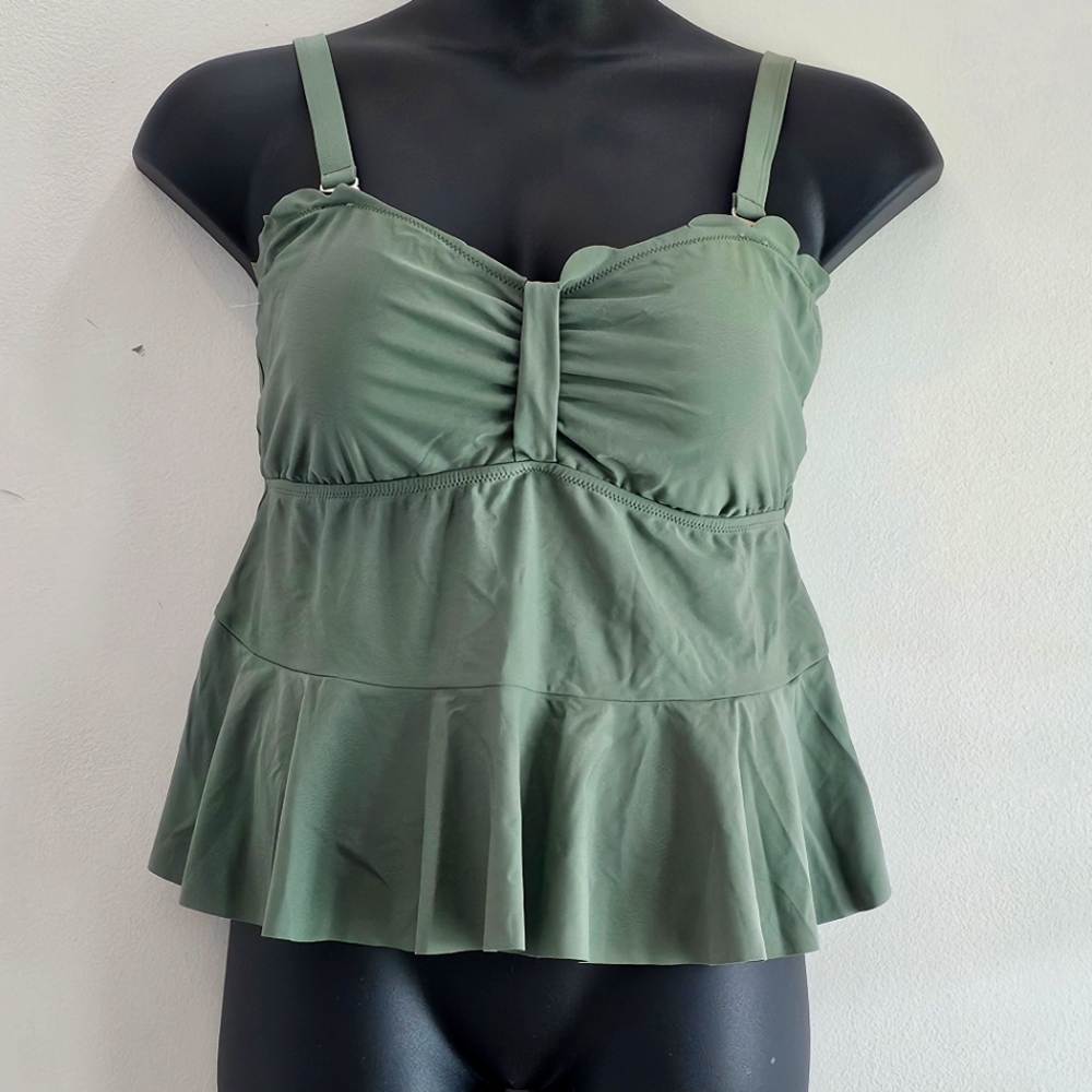 NWT 16W Yonique Green Tankini Top